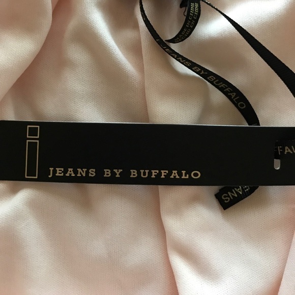 ✅HOST Pick✅ I Jeans By Buffalo Off The Shoulder Crop Top, Large - Picture 5 of 6